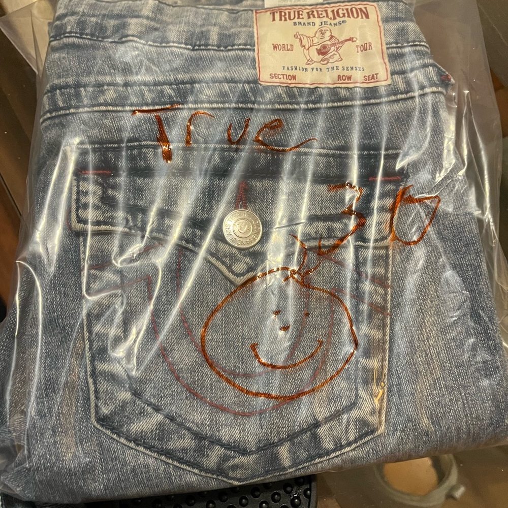 True Religion Women's Faded blue  Straight Leg Jeans - Picture 11 of 15